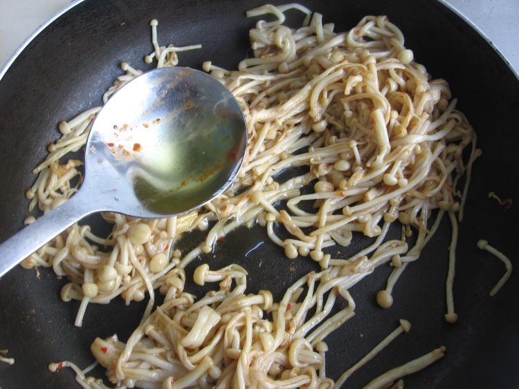 煎烤金针菇步骤8