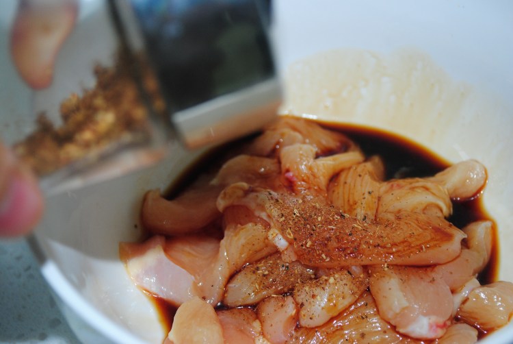 多彩鸡肉串步骤2