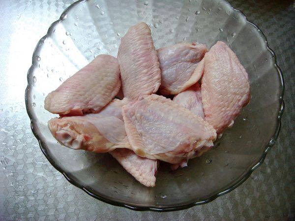 黑椒烤鸡翅步骤1
