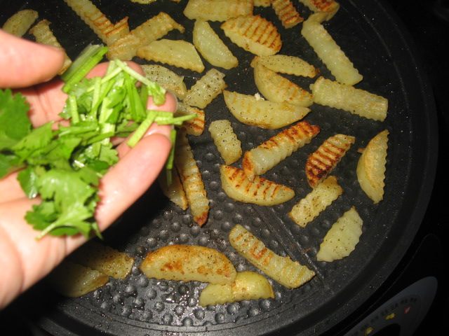 黑椒土豆条步骤7