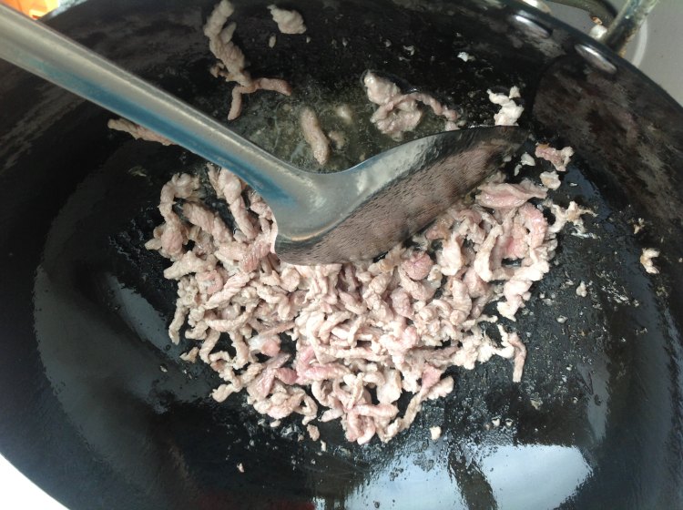 干煸肉丝金针菇步骤4