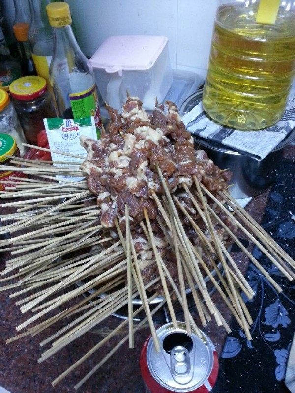 自制炭火烧烤大餐步骤1