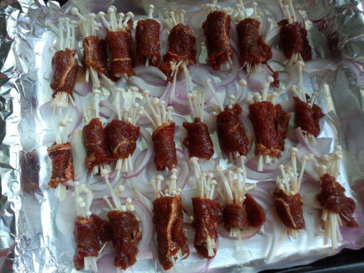烤牛肉金针卷步骤13