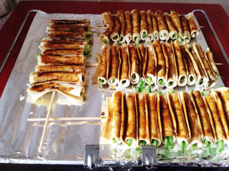 烤豆腐卷葱步骤6