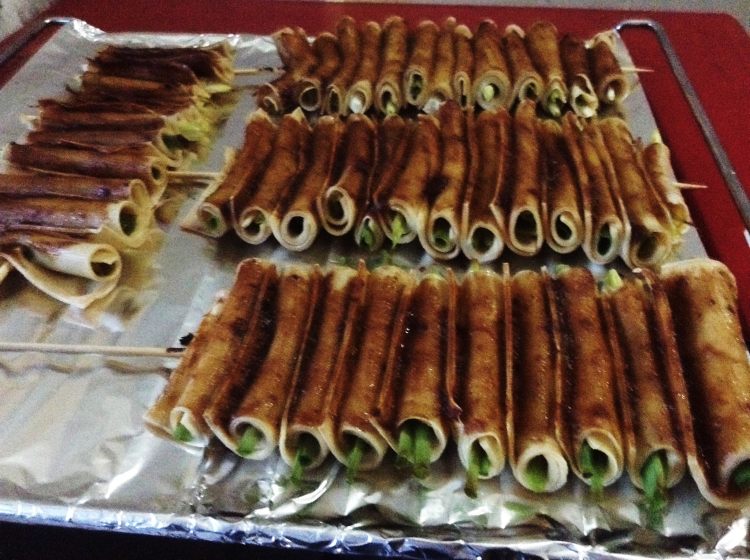 烤豆腐卷葱步骤7