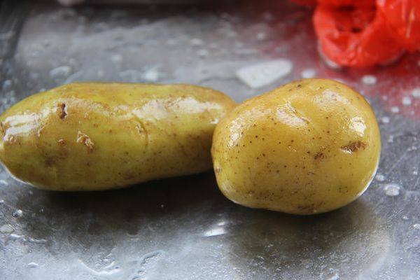 烤土豆步骤1