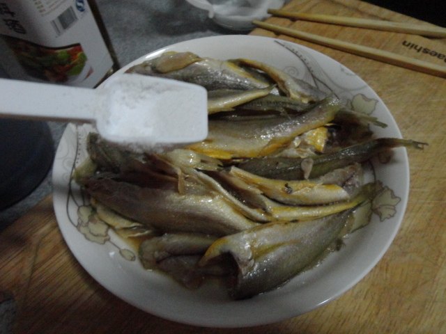 烤小黄花鱼步骤2