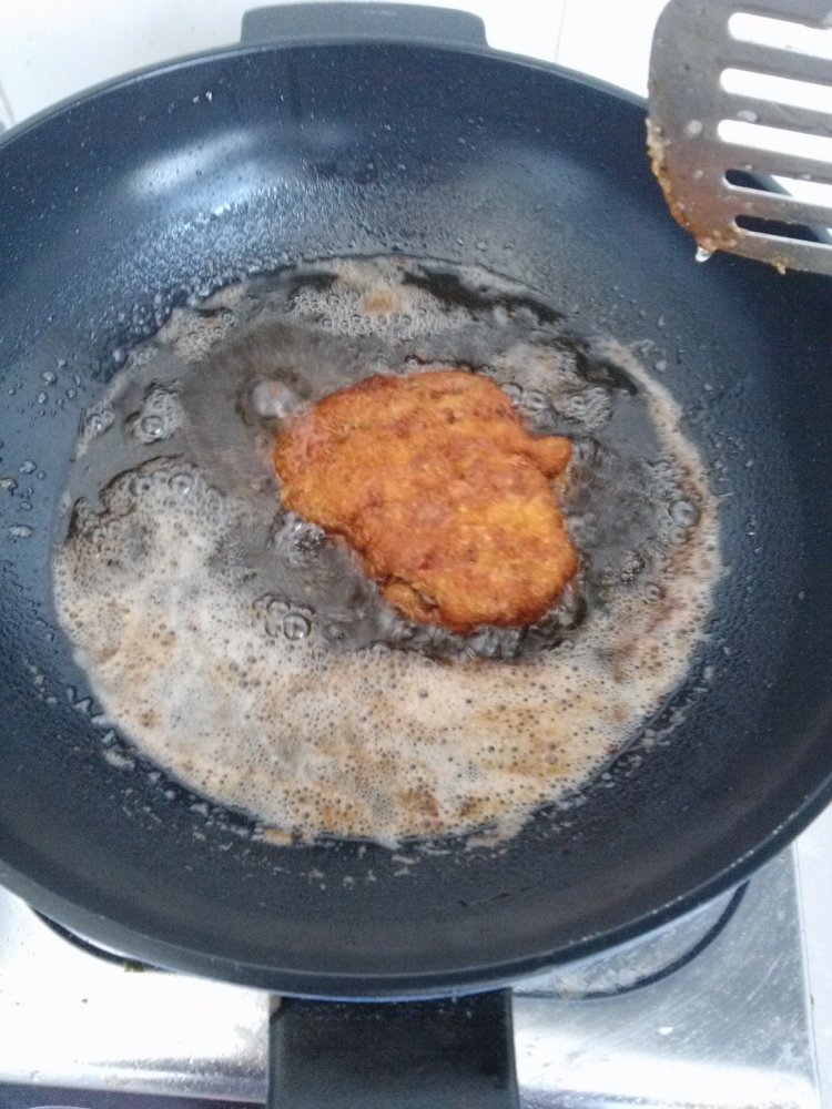 酥嫩爆浆炸鸡排步骤5