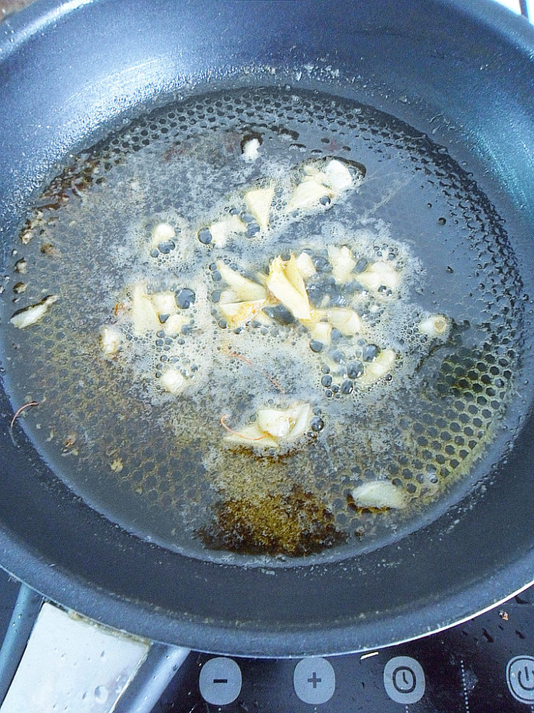 椒盐虾串步骤9