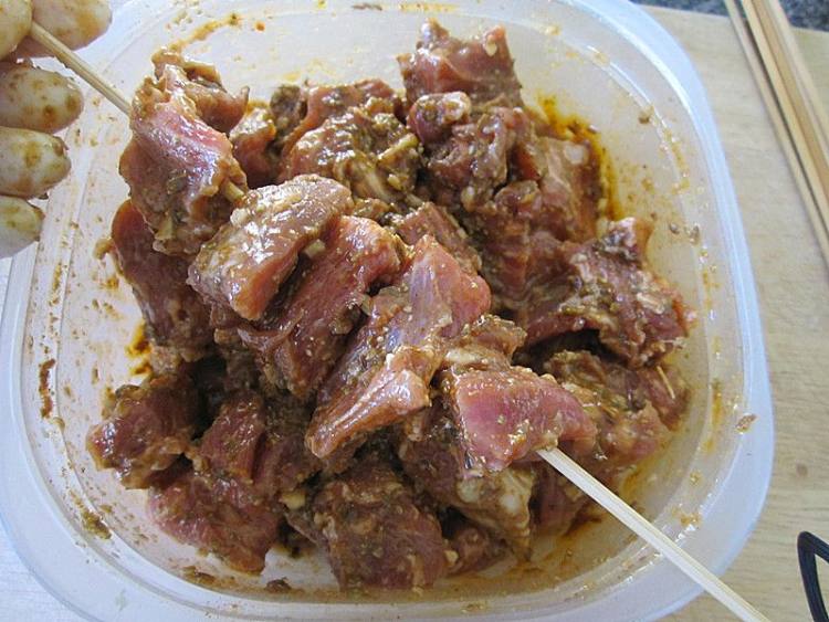 烤孜然羊肉串步骤7