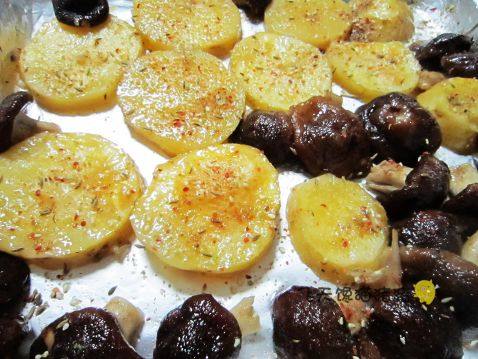 香辣烤土豆步骤6