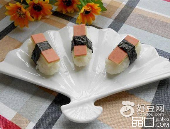 肉松饭团