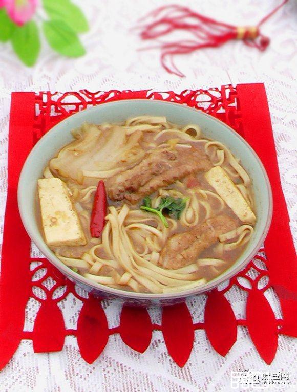 辣白菜排骨火锅面