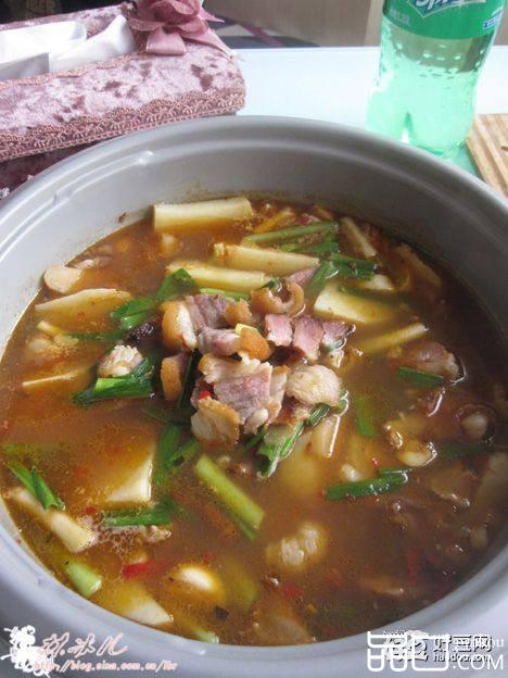 土豆腊肉炖火锅