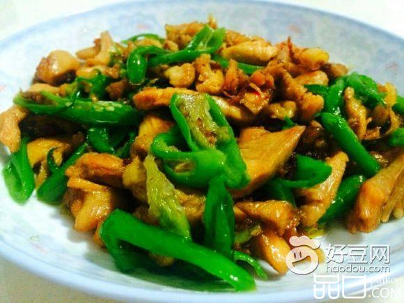 鸡腿肉炒青椒