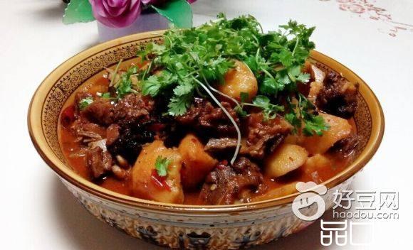 土豆烧排骨