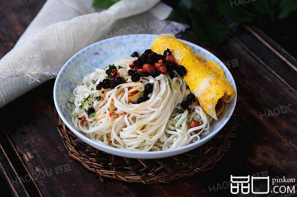 肉丁老干妈拌面