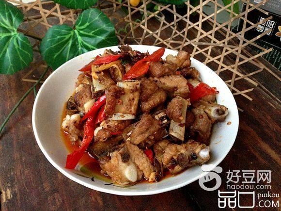 红辣椒爆炒排骨
