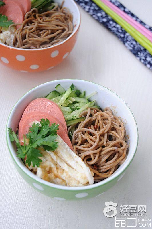 鸡汤荞麦冷面