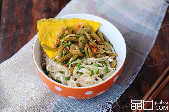 酸豆角鸡蛋面