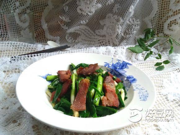 农家腊肉炒蒜苗