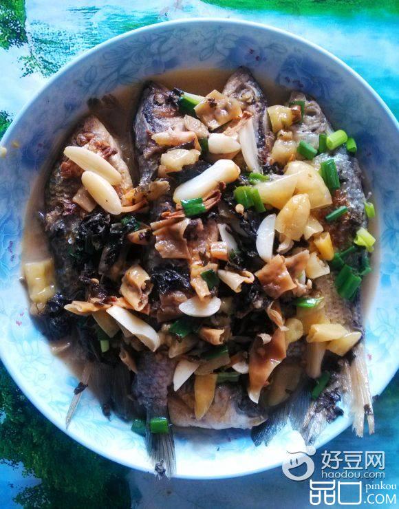 白椒烧小鲫鱼