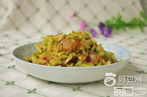 西葫芦炒腊肉