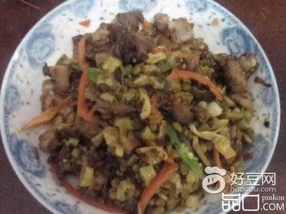 酸豆角炒鸭肉