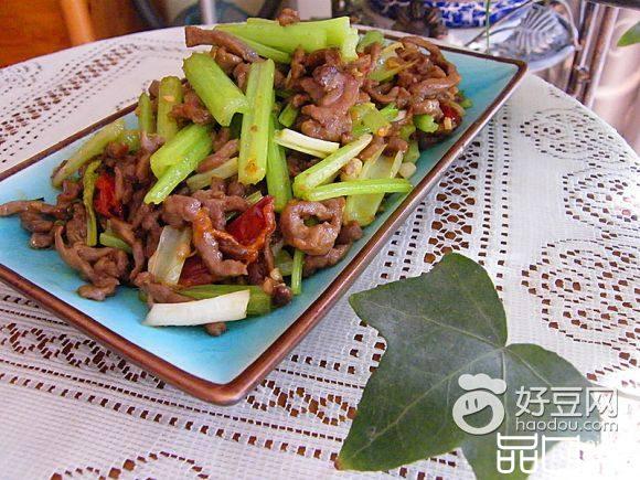 芹菜牛肉