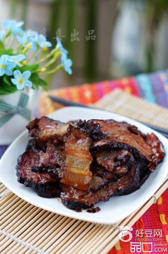腊肉蒸猪血豆腐