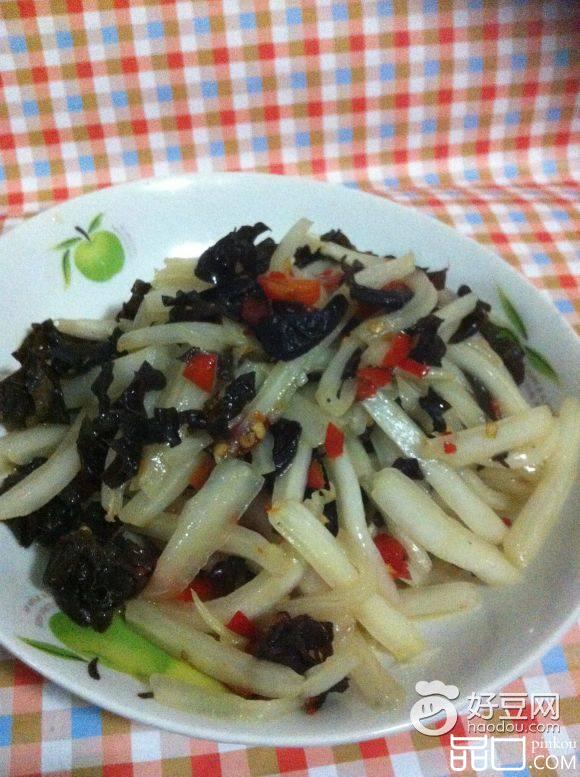 黑木耳炒白菜梗