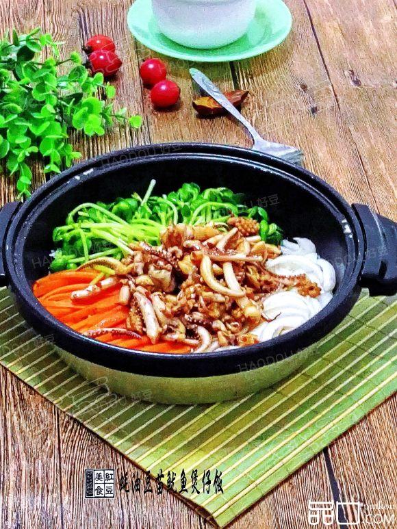 豆苗鱿鱼煲仔饭