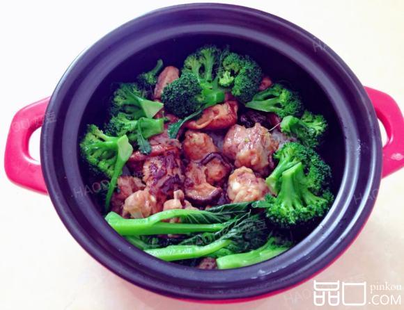 香菇排骨煲仔饭