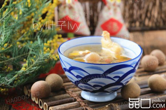 五指毛桃桂圆鸡汤
