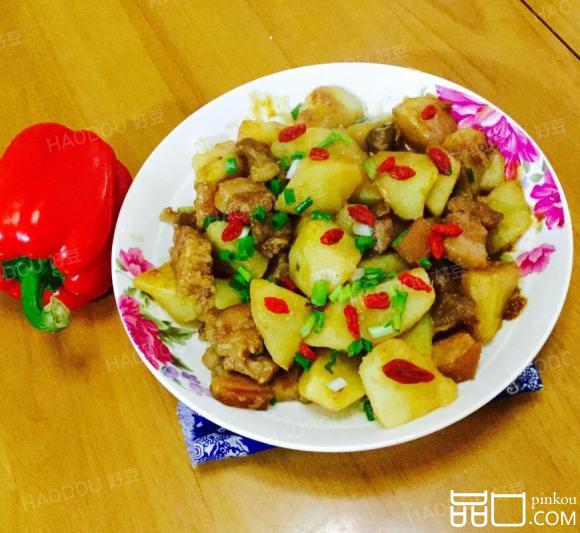 猪肉焖土豆