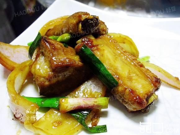 洋葱蒜苗炒排骨