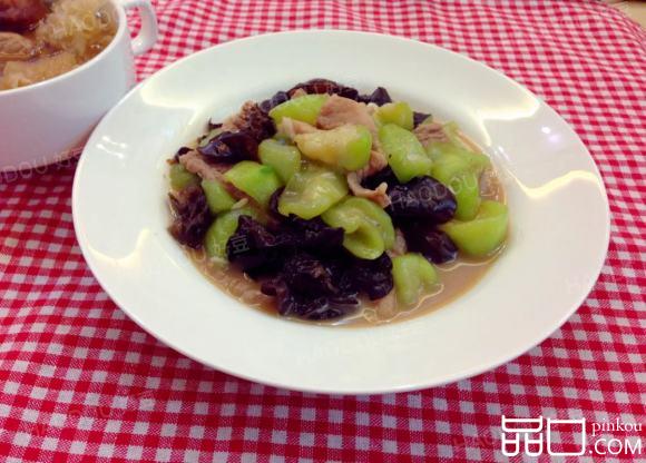 丝瓜黑木耳炒肉丝