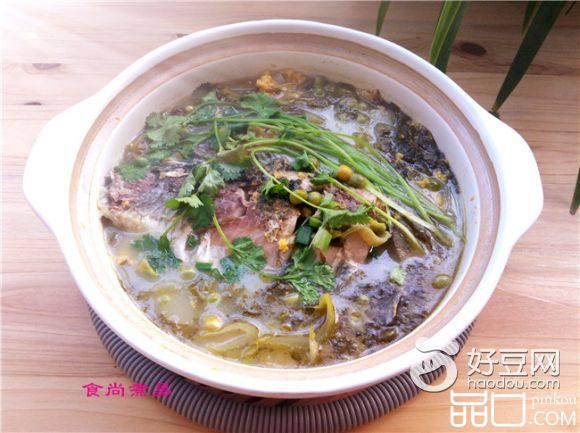 鲫鱼豌豆咸菜煲