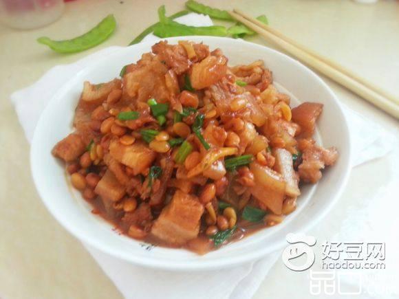 黄豆红焖五花肉