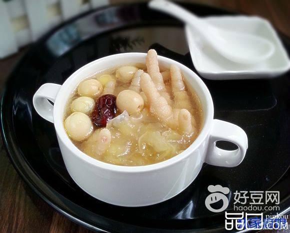 银耳莲子凤爪汤
