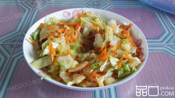 胡萝卜炒包菜