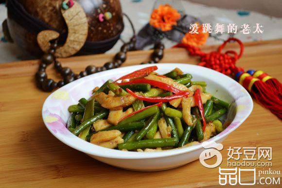 鸡胸肉炒蒜薹