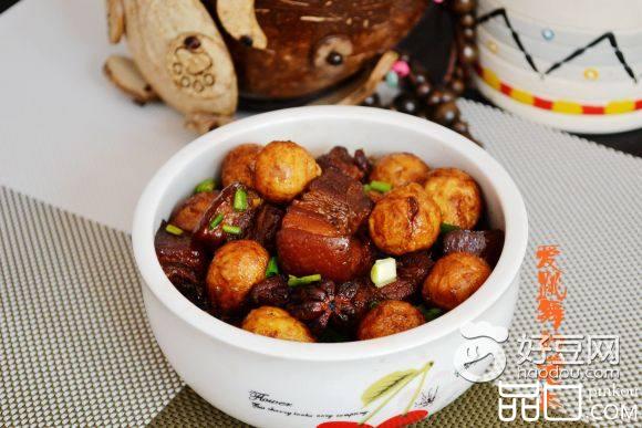 鹌鹑蛋烩五花肉