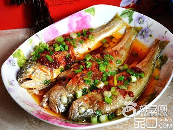豆瓣辣酱蒸小黄鱼