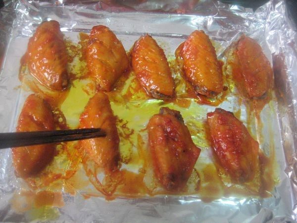 蒜香烧烤鸡翅中步骤5
