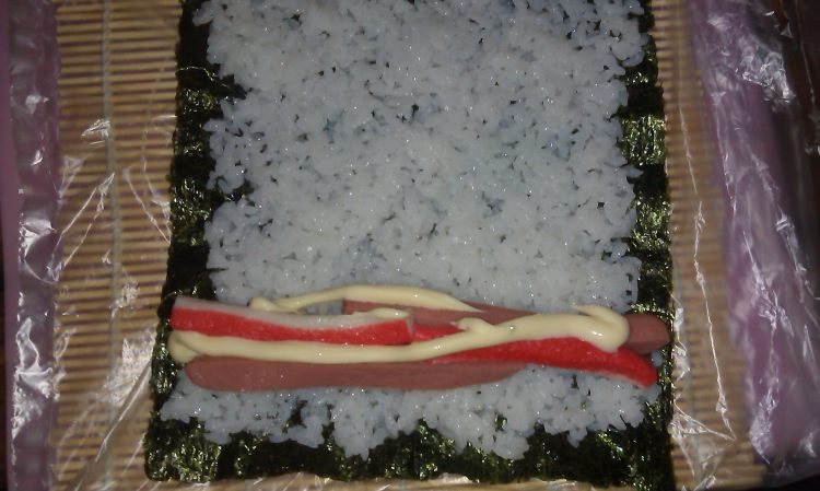 蟹柳香肠寿司步骤8