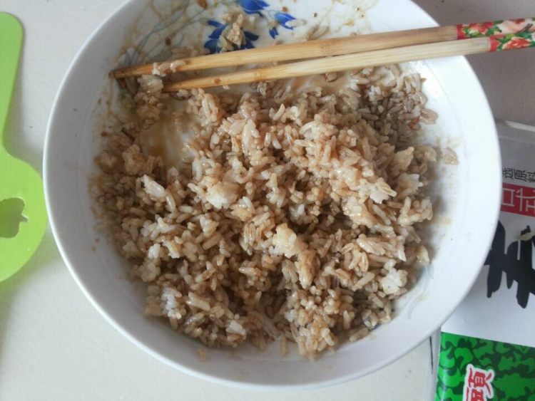 卤汤火腿肠寿司步骤3