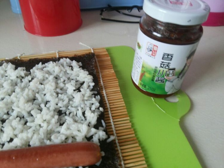 火腿肠香菇酱寿司步骤7
