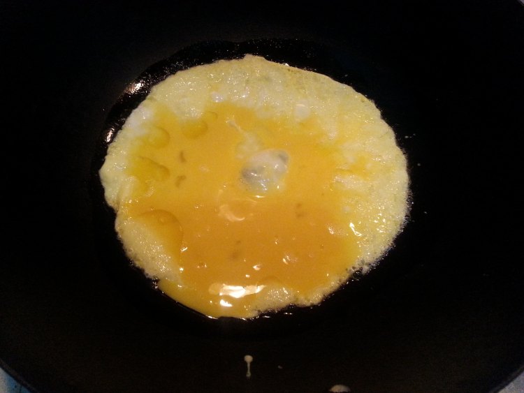 金枪鱼紫菜包饭步骤2