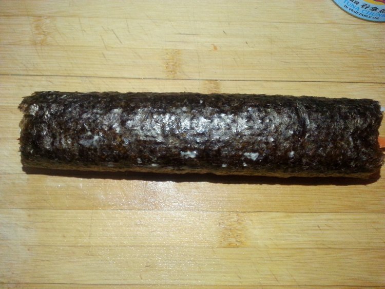金枪鱼紫菜包饭步骤11